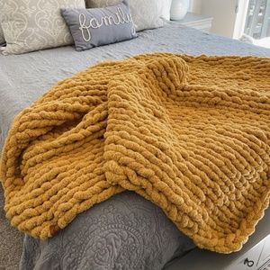 HANDMADE KNIT BLANKET 🧶